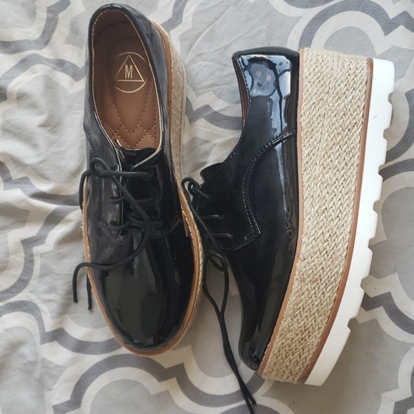 Black chunky Platform Lace Up Brogues - Picture 3 of 4